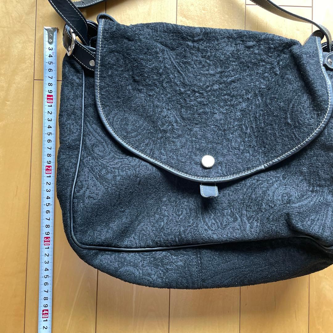 A VACATION アバケーション　ブラック　ショルダーバッグ