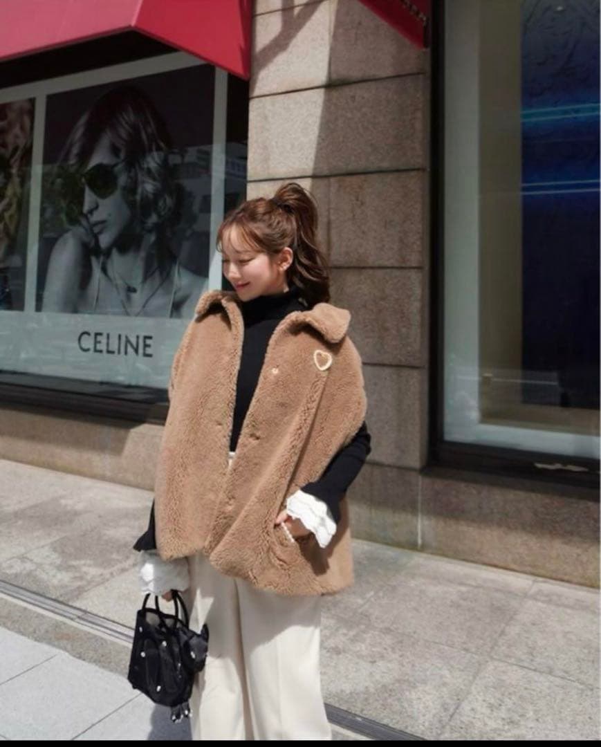 美品　HYEON ヘヨン テッドケープコート　数回使用