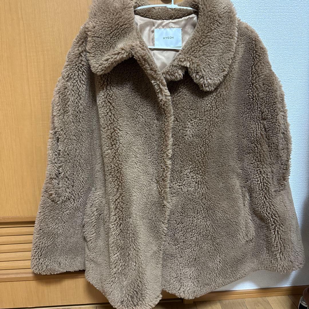 美品　HYEON ヘヨン テッドケープコート　数回使用