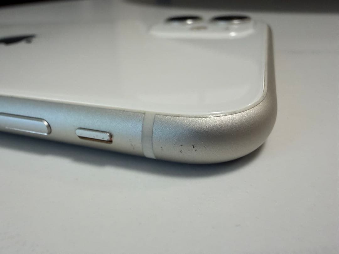 iPhone11 本体　64 ホワイト