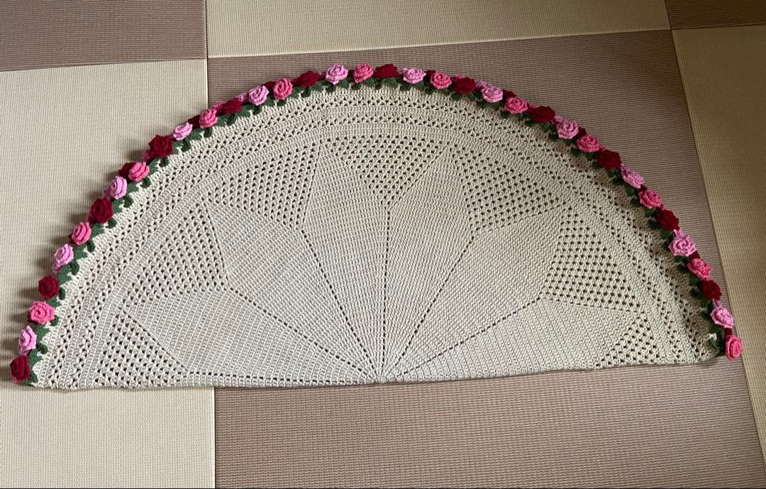 バラの花束ブランケット直径114cm，72本のバラ，ストール