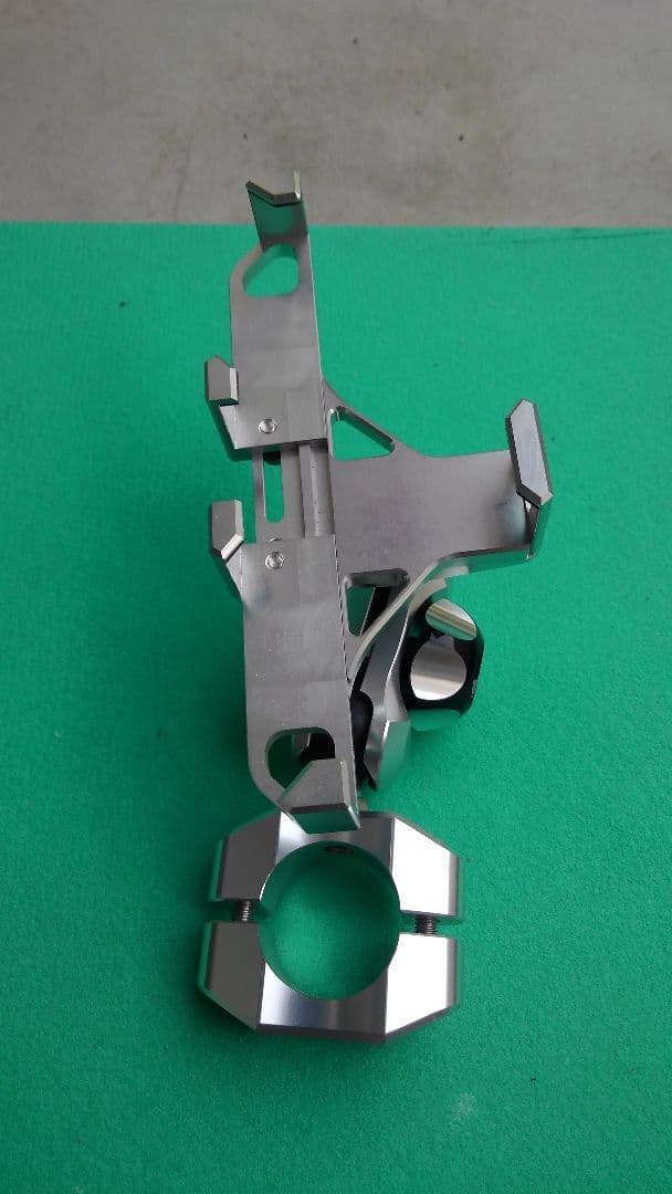 SYGN Houseスマートフォンホルダー