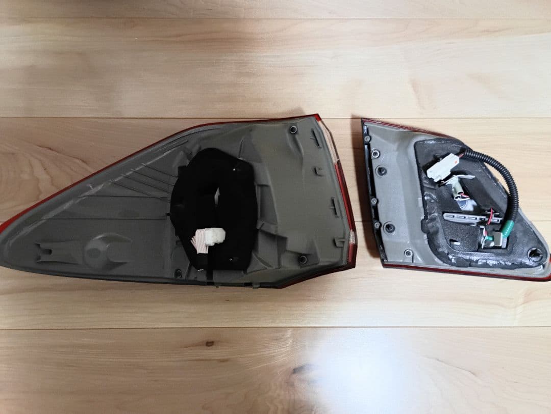 200系 クラウン ロイヤルサルーン 後期用 右セット