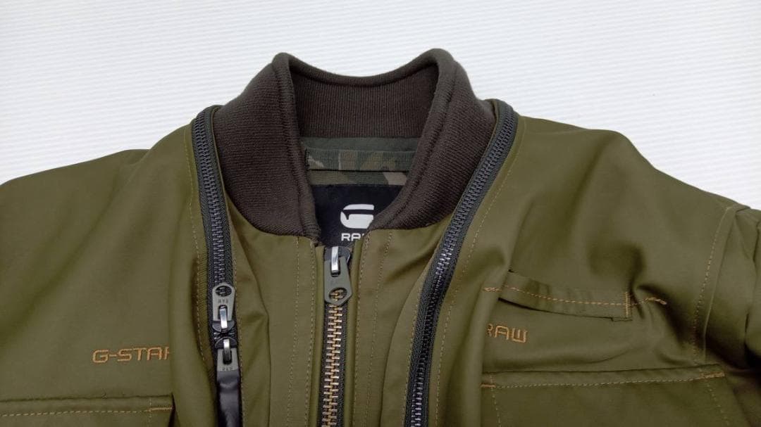 ミリタリージャケット オリーブ色