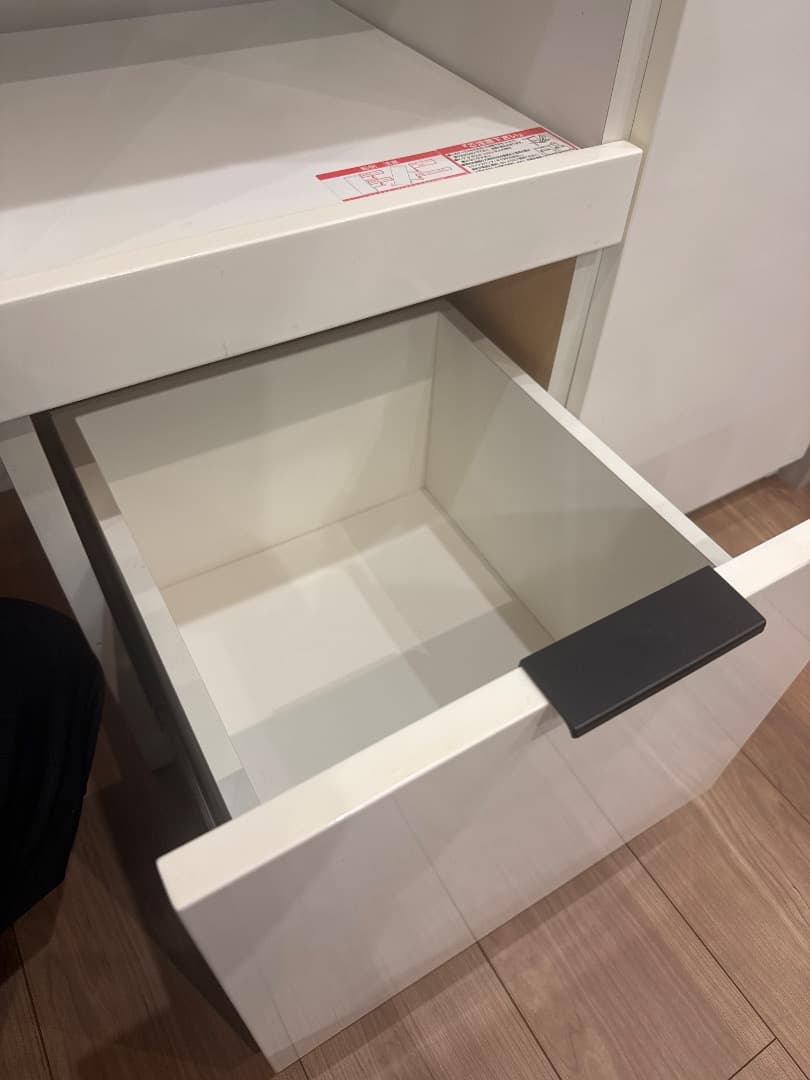 ニトリキッチンカウンター　食器棚　ホワイト