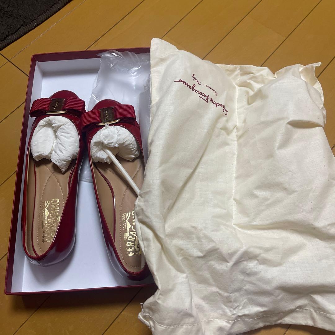 Ferragamo フラットシューズ レッド