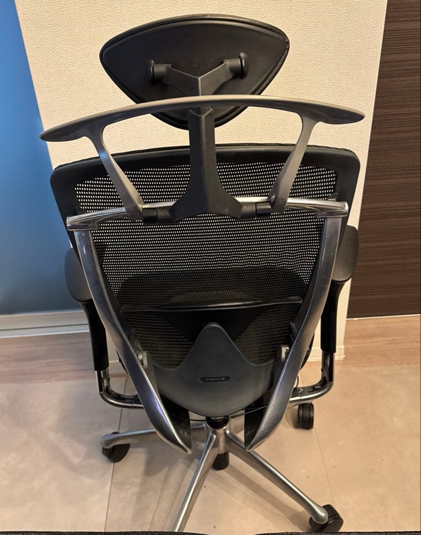 オカムラ　コンテッサ チェア　ハンガー、ヘッドレスト付