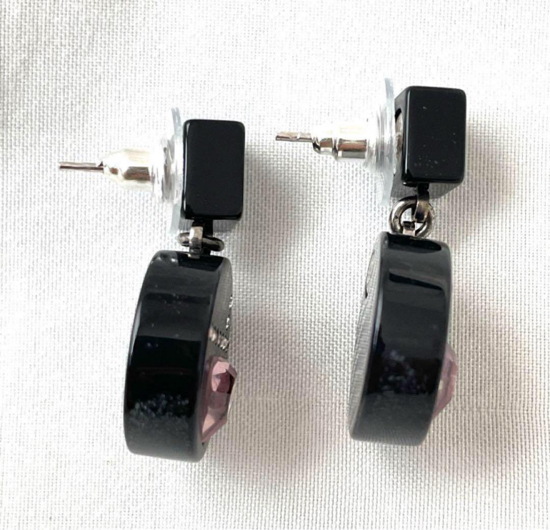 CHANELラインストーン　ハートピアス