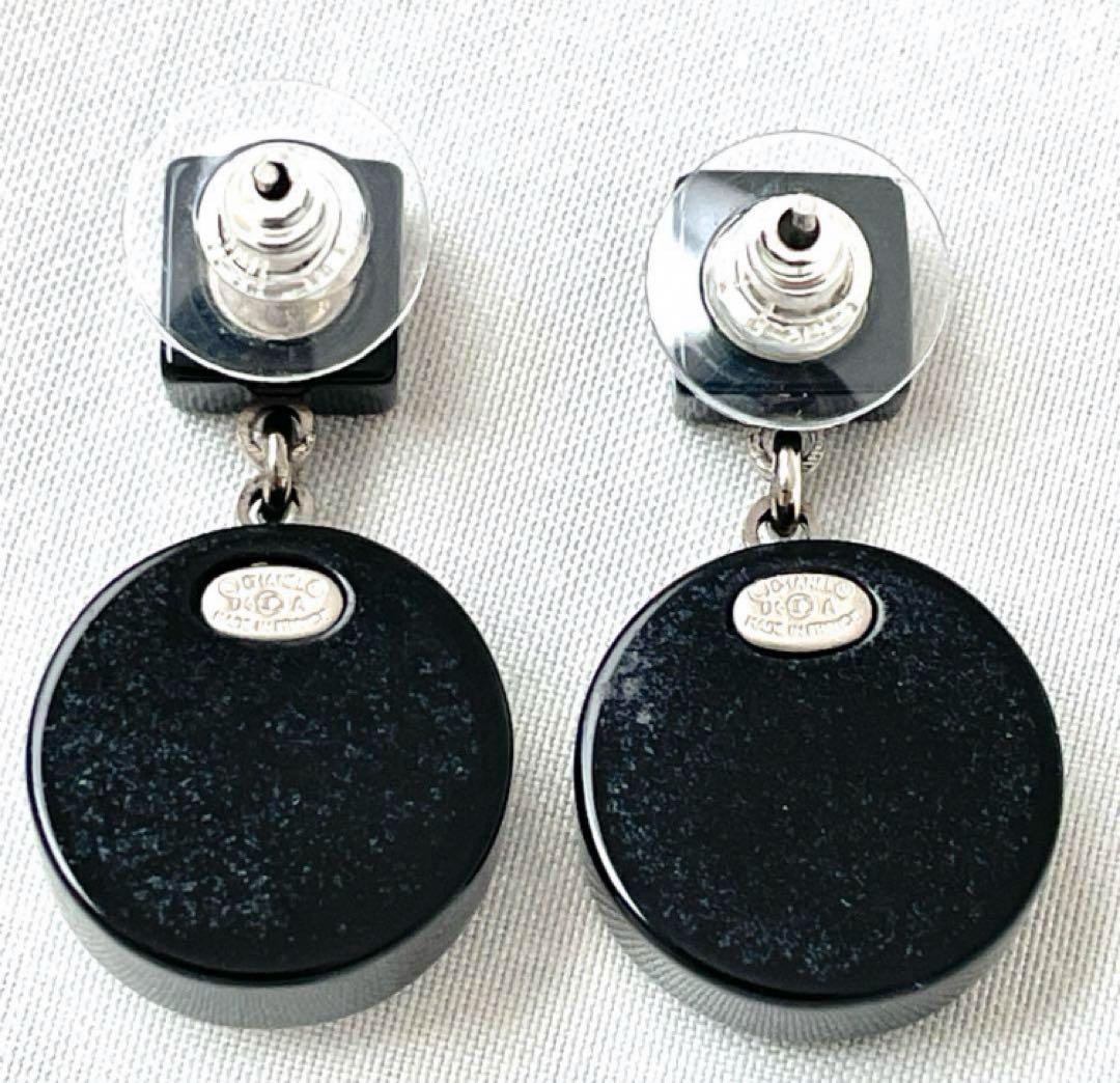 CHANELラインストーン　ハートピアス