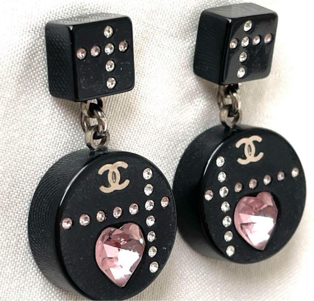CHANELラインストーン　ハートピアス