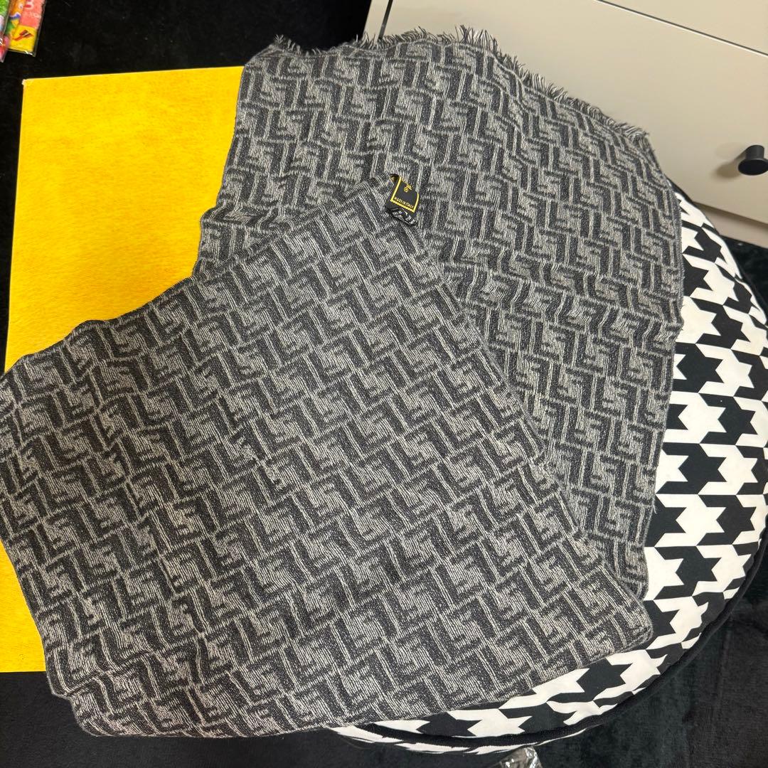 FENDI グレー FFロゴ マフラー 約180cm