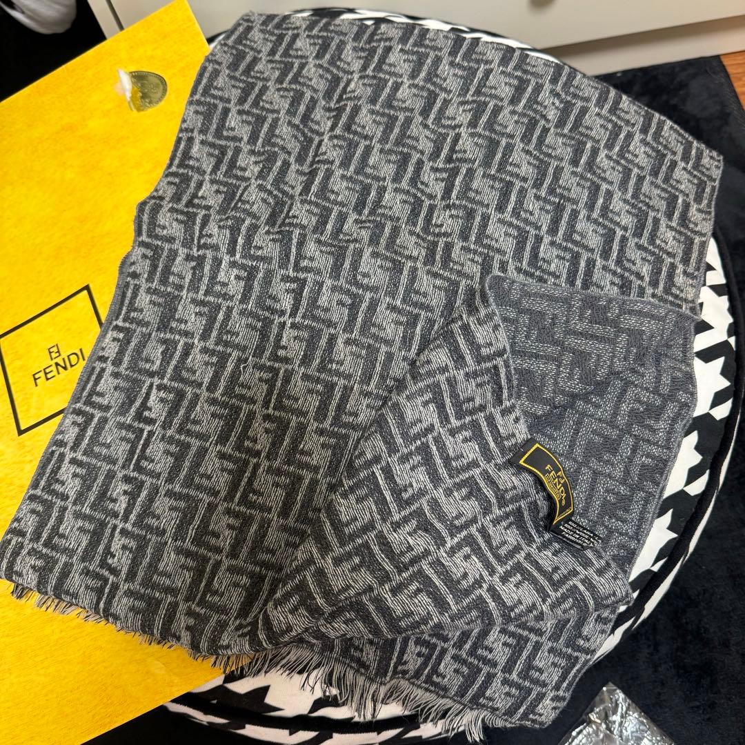 FENDI グレー FFロゴ マフラー 約180cm