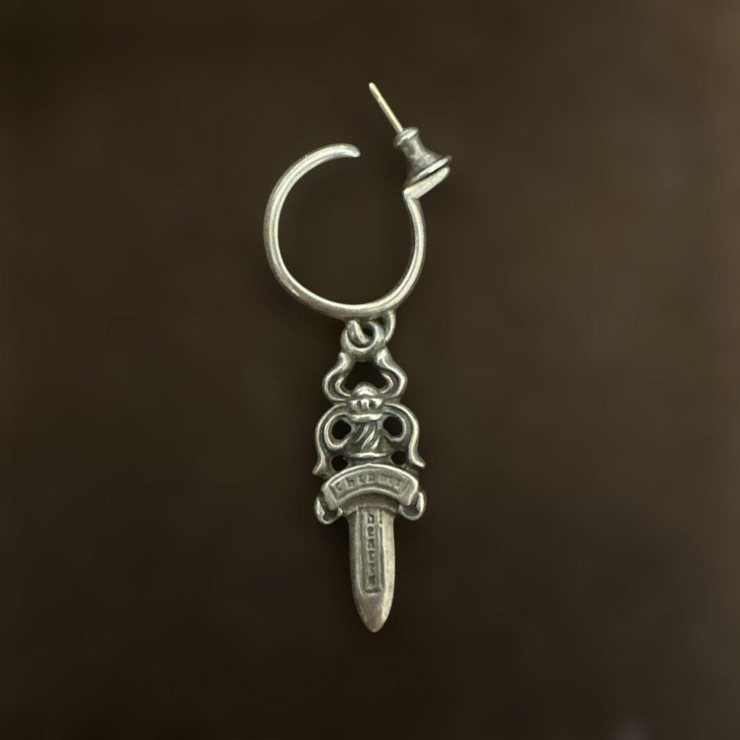 クロムハーツ ダガーフープピアス