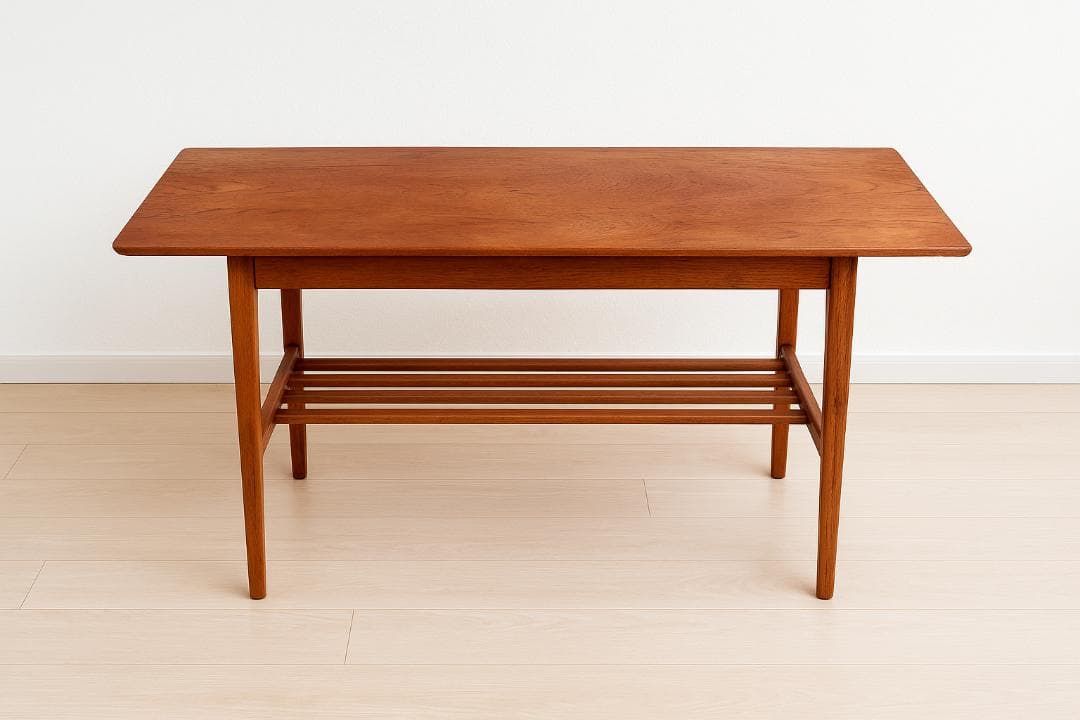 デンマーク製 北欧ヴィンテージ チーク無垢材 センターテーブル 棚付き