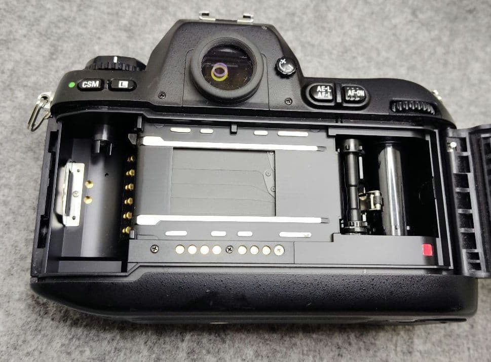 rareさまご購入予定品　Nikon F100 標準ズームレンズ付き