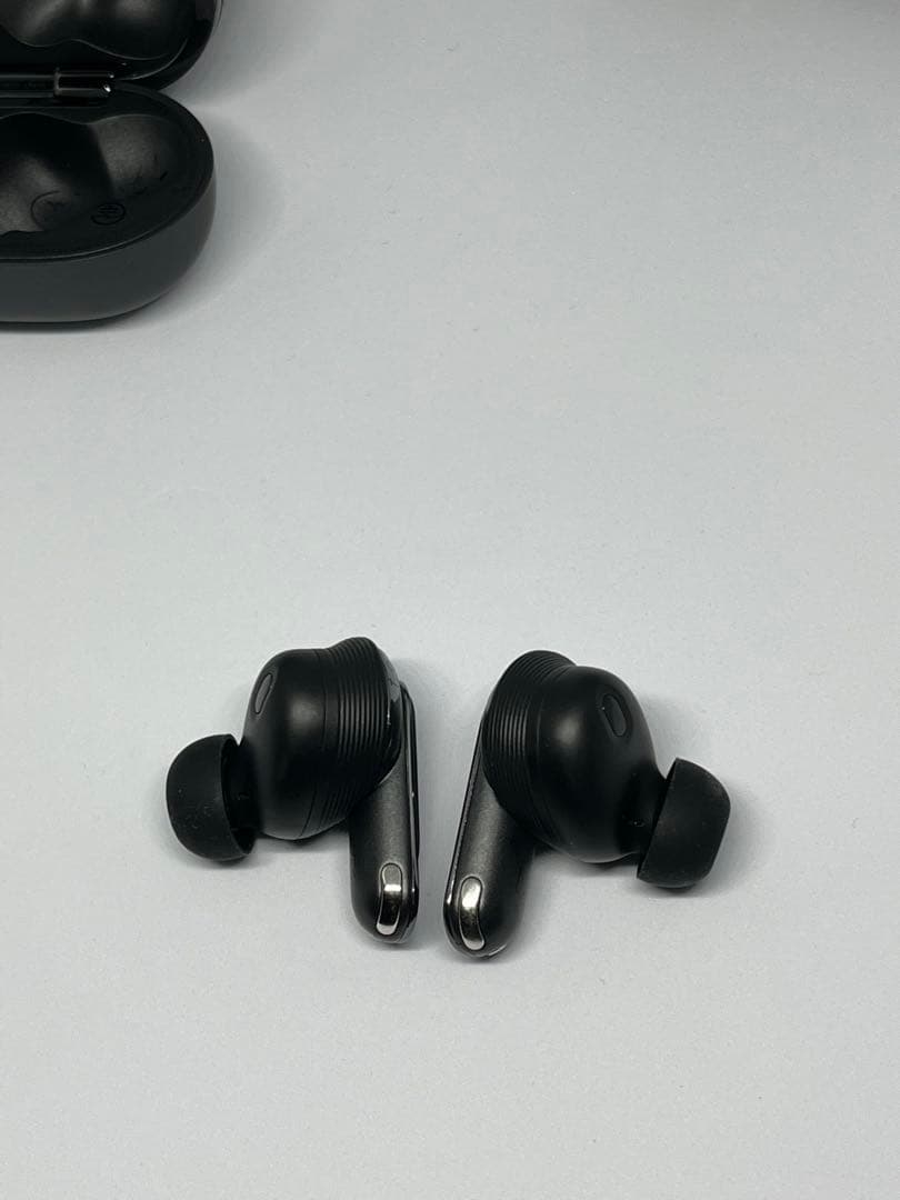 【美品】JBL TOUR PRO 2 ワイヤレスイヤホン シリコンケース付き