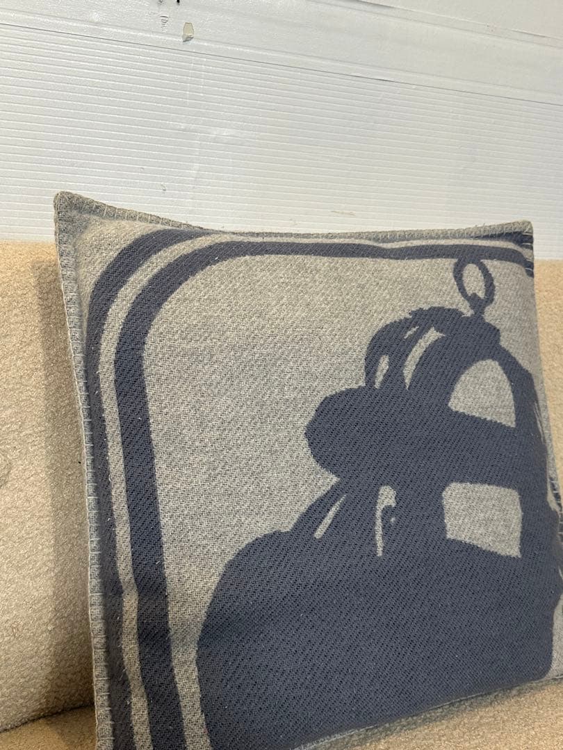 L*7様 ⭐️【全国送料無料】定価13万　HERMES エルメス　クッション　ピ