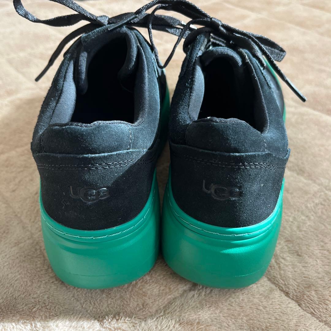 新品 アグ UGG 厚底スニーカー 黒×緑 25センチ
