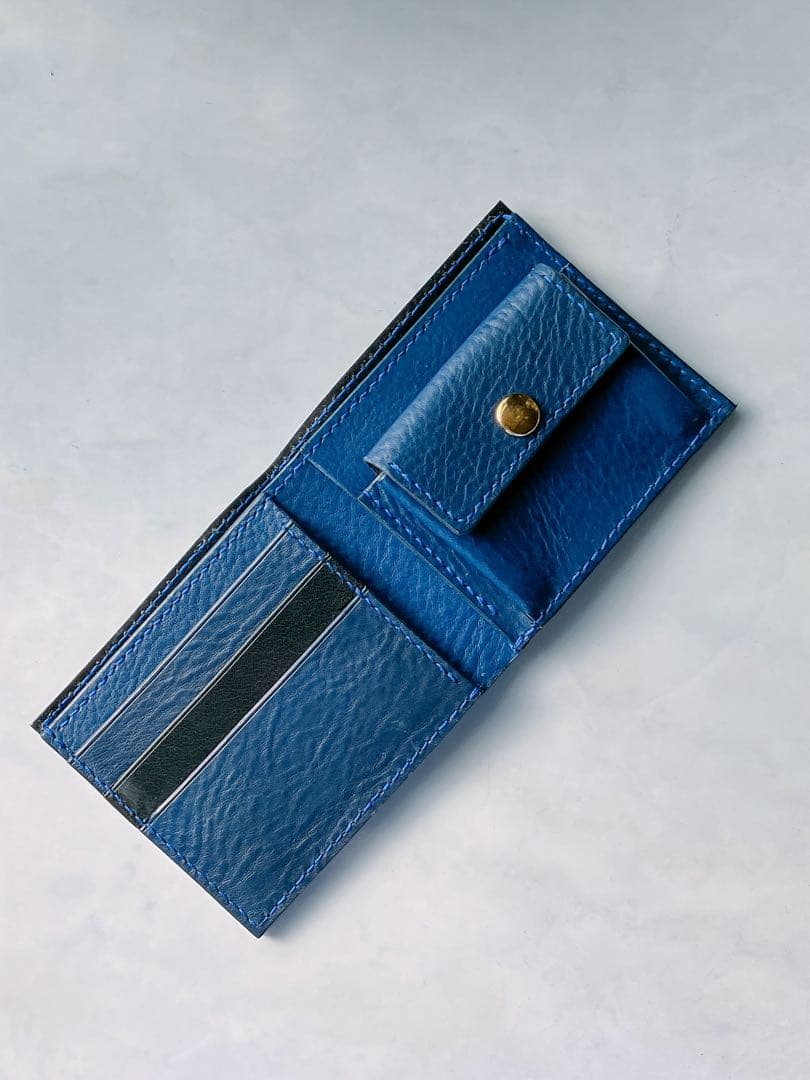 蛇革ブラック×イタリアンレザーロイヤルブルー　二つ折り財布
