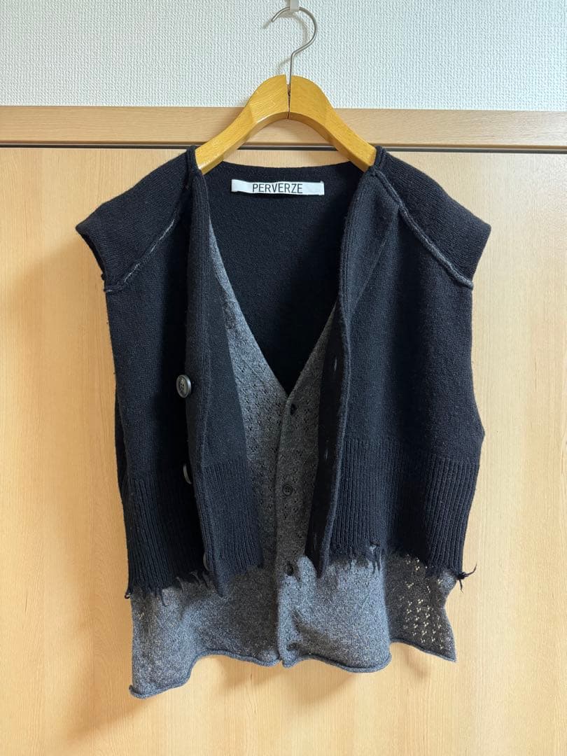 トップス PERVERZE Knit Vest Skirt