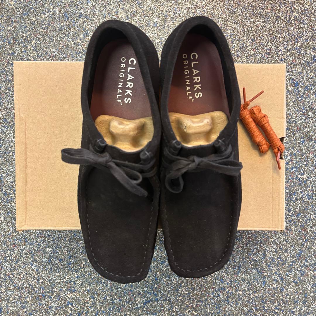 k*n様 CLARKS WALLABEE BLACK SUEDE 2615551