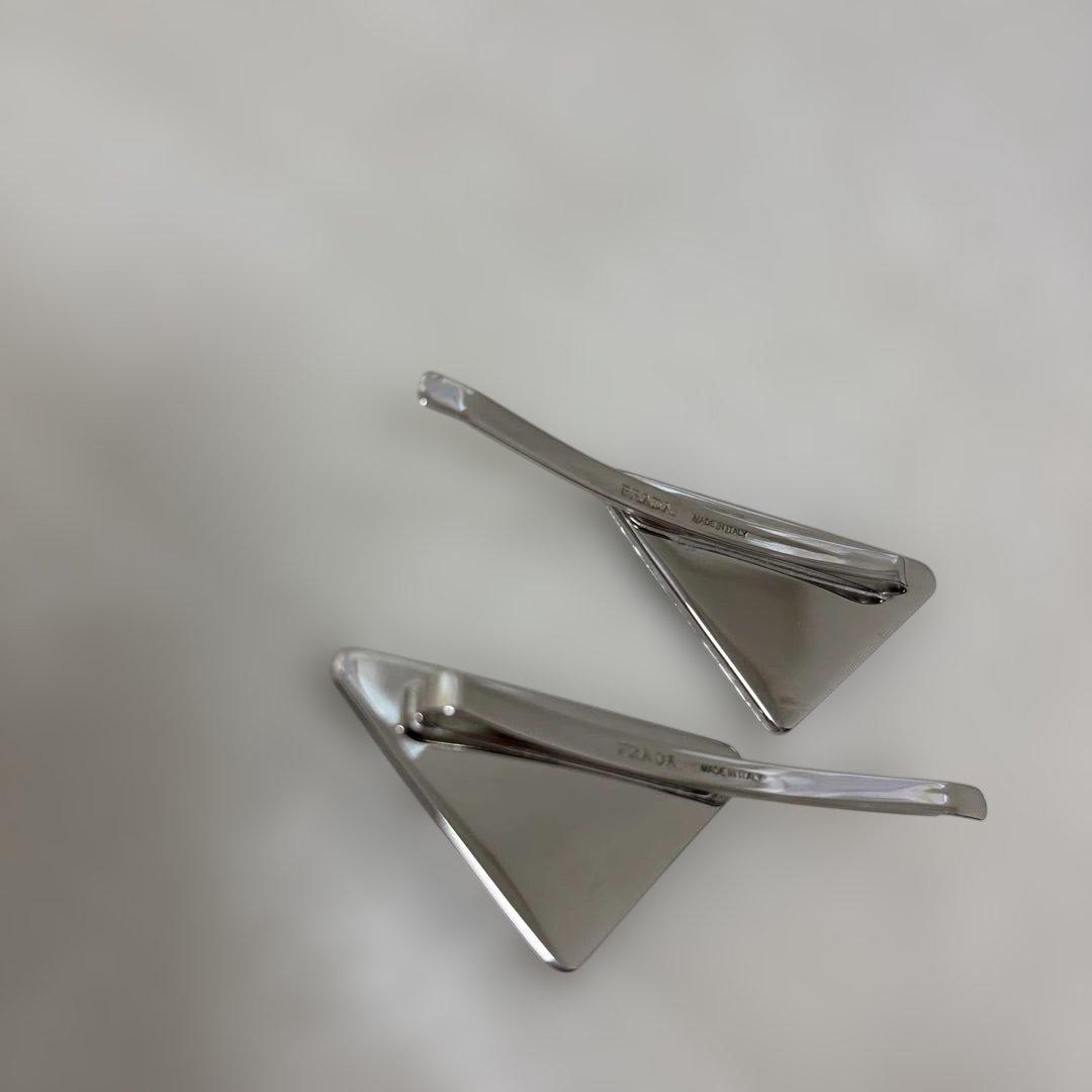 PRADAヘアピン2個セット