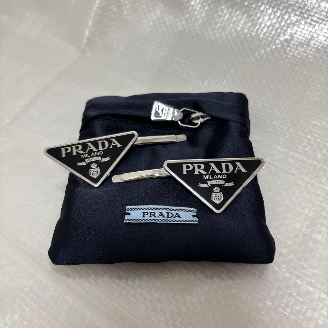 PRADAヘアピン2個セット