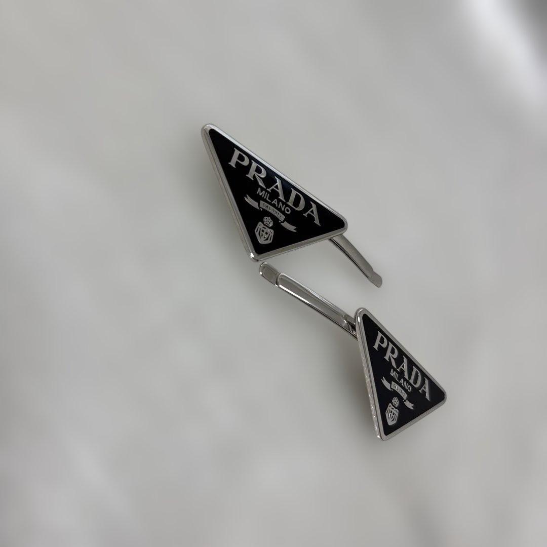 PRADAヘアピン2個セット