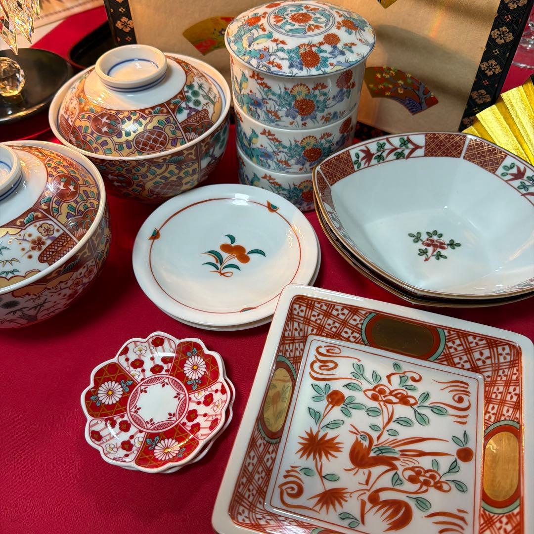 AZ たち吉金彩赤絵角皿　香泉作ミニ3段　 赤絵揃い　No.4-28