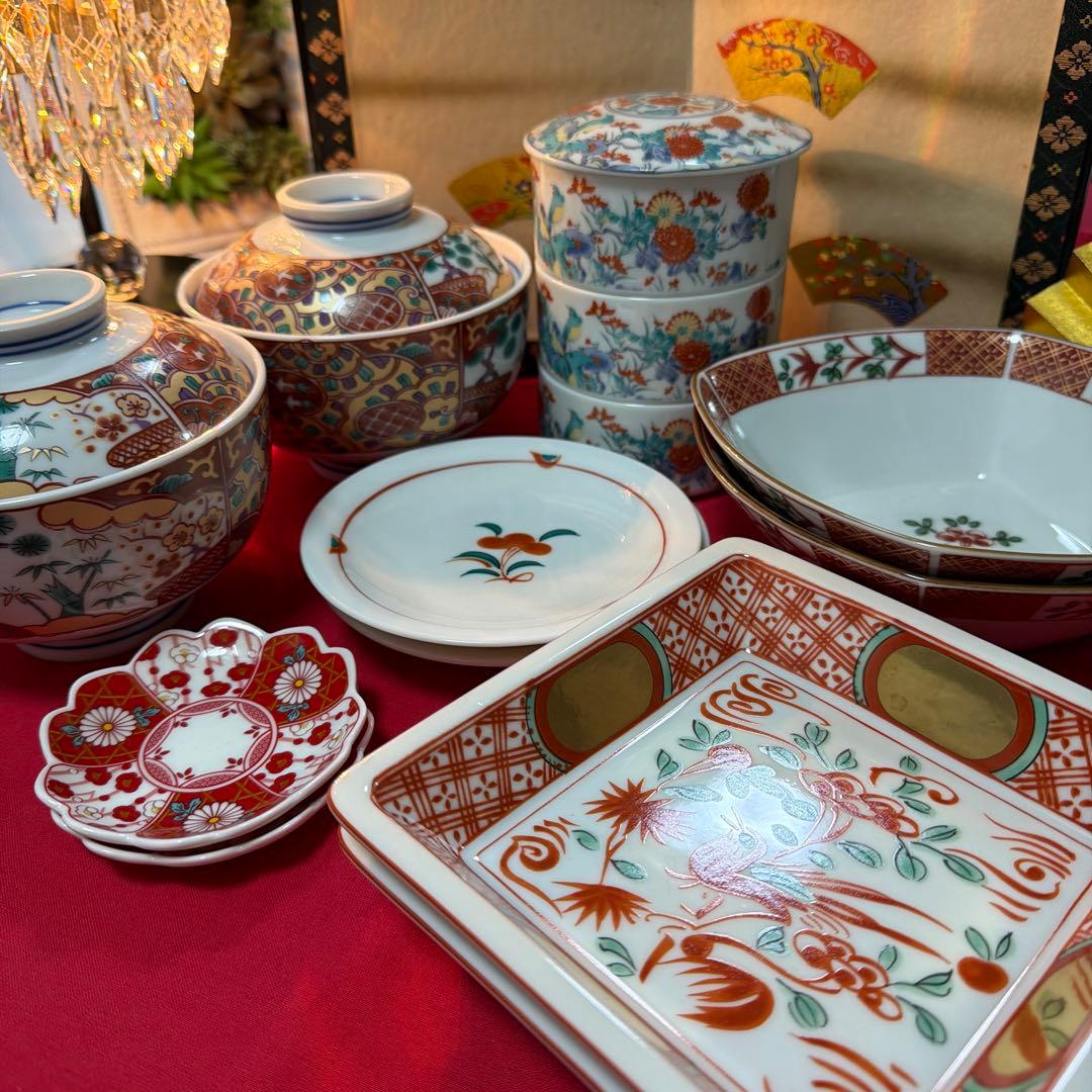 AZ たち吉金彩赤絵角皿　香泉作ミニ3段　 赤絵揃い　No.4-28