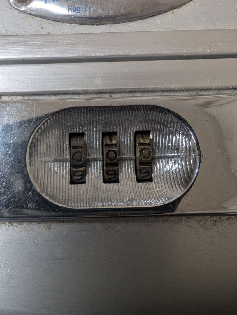 ゼロハリバートン × ハッセルブラッド