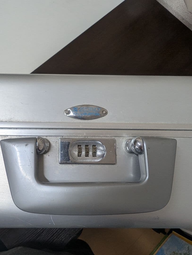 ゼロハリバートン × ハッセルブラッド