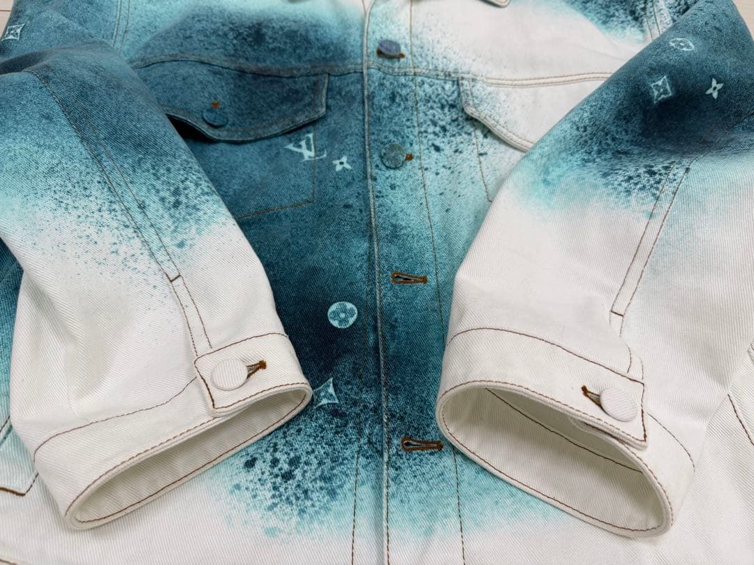 Louis Vuitton スプレージャケット　訳ありの為説明を必ずお読み下さい