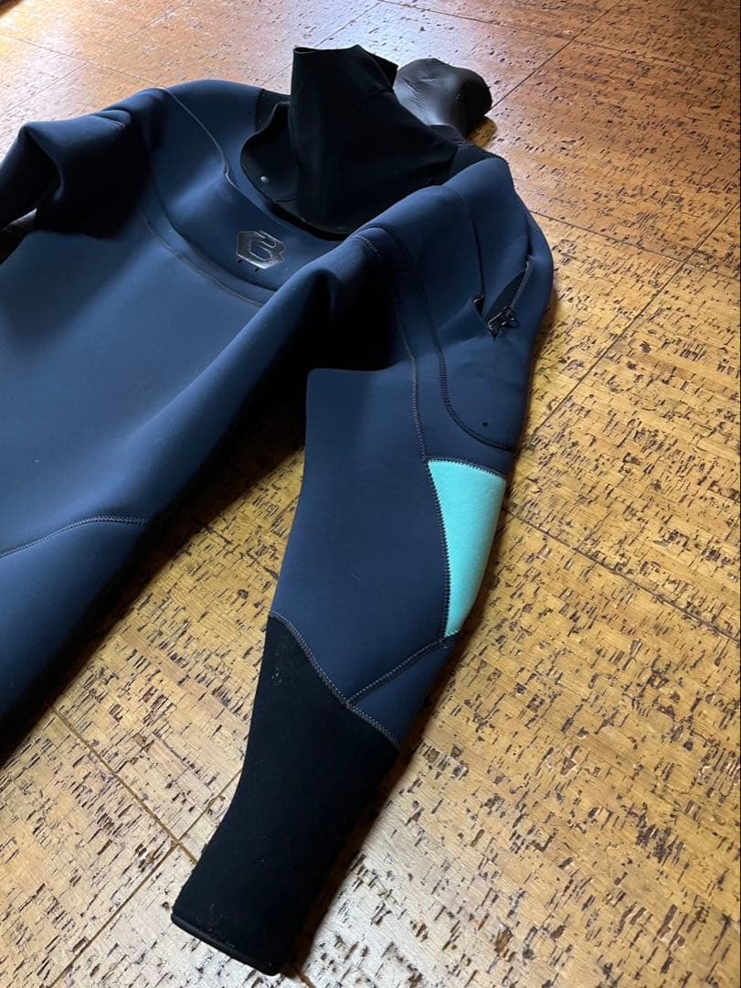 匿名配送　美品　BEWET ドライスーツ