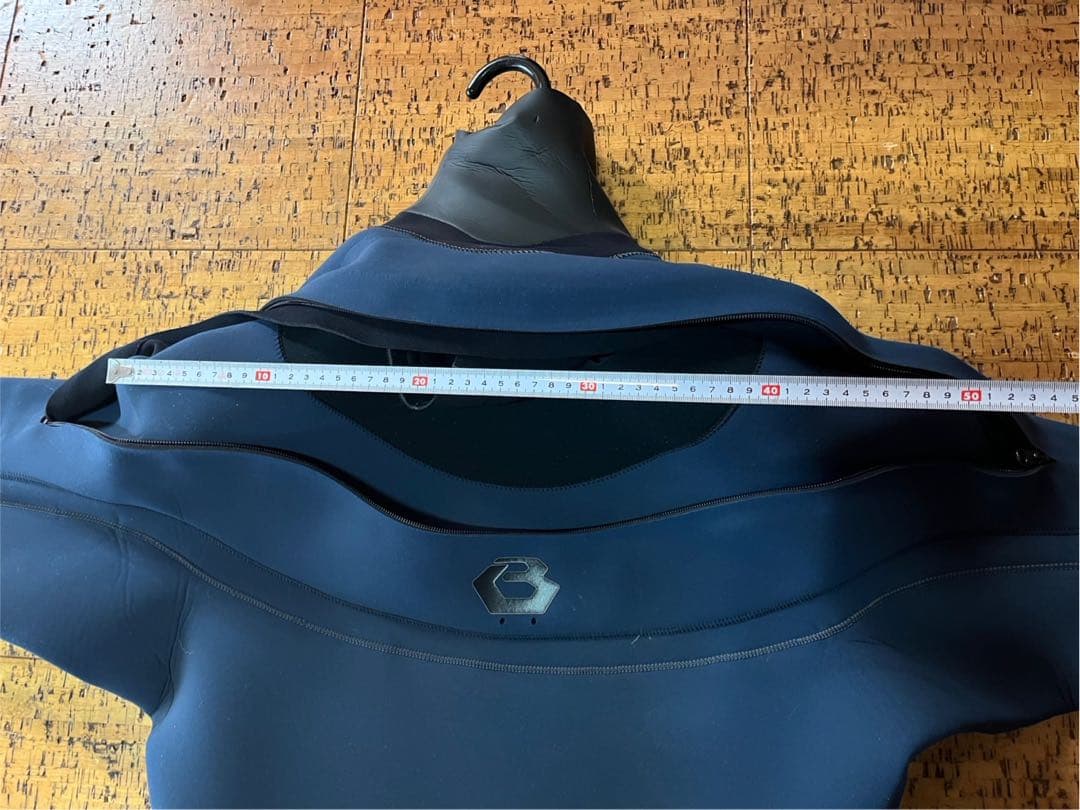 匿名配送　美品　BEWET ドライスーツ