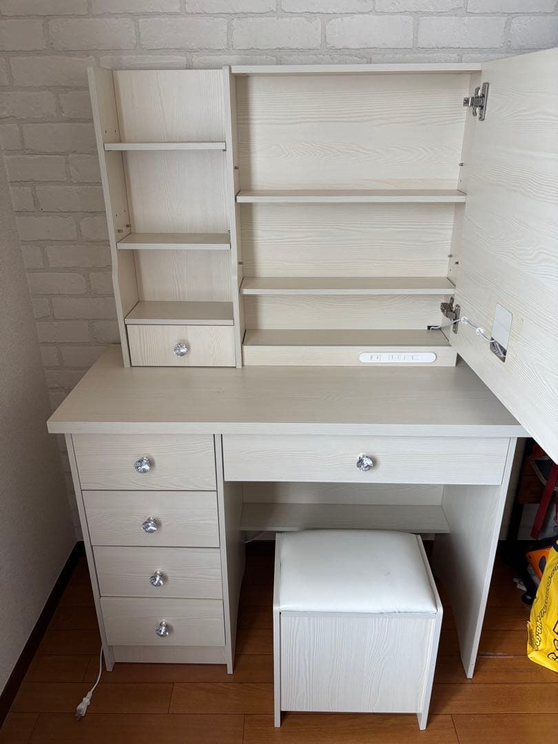 【美品】ホワイト ドレッサー 三色光LEDライト コンセントあり