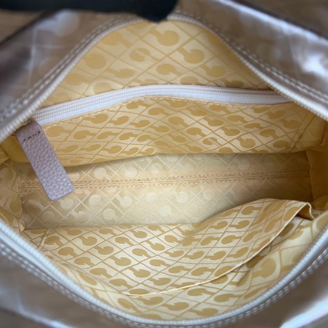 未使用　ゲラルディーニ　ソフティ　ショルダーバッグ　2way　肩掛け　斜め掛け