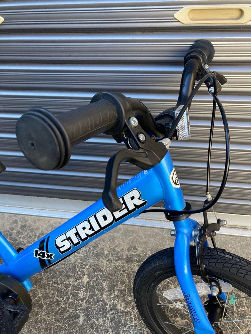 送料込み　STRIDER 14インチ キッズバイク 青　ストライダー14X 水色