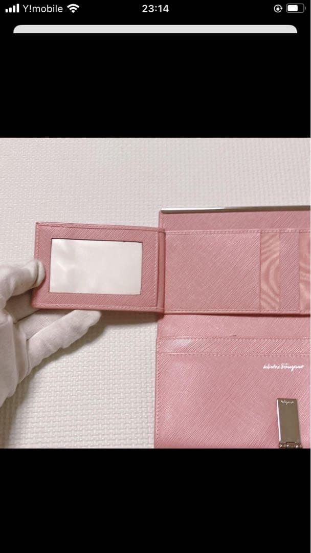未使用Salvatore Ferragamoレザー長財布　　ピンク 箱付き