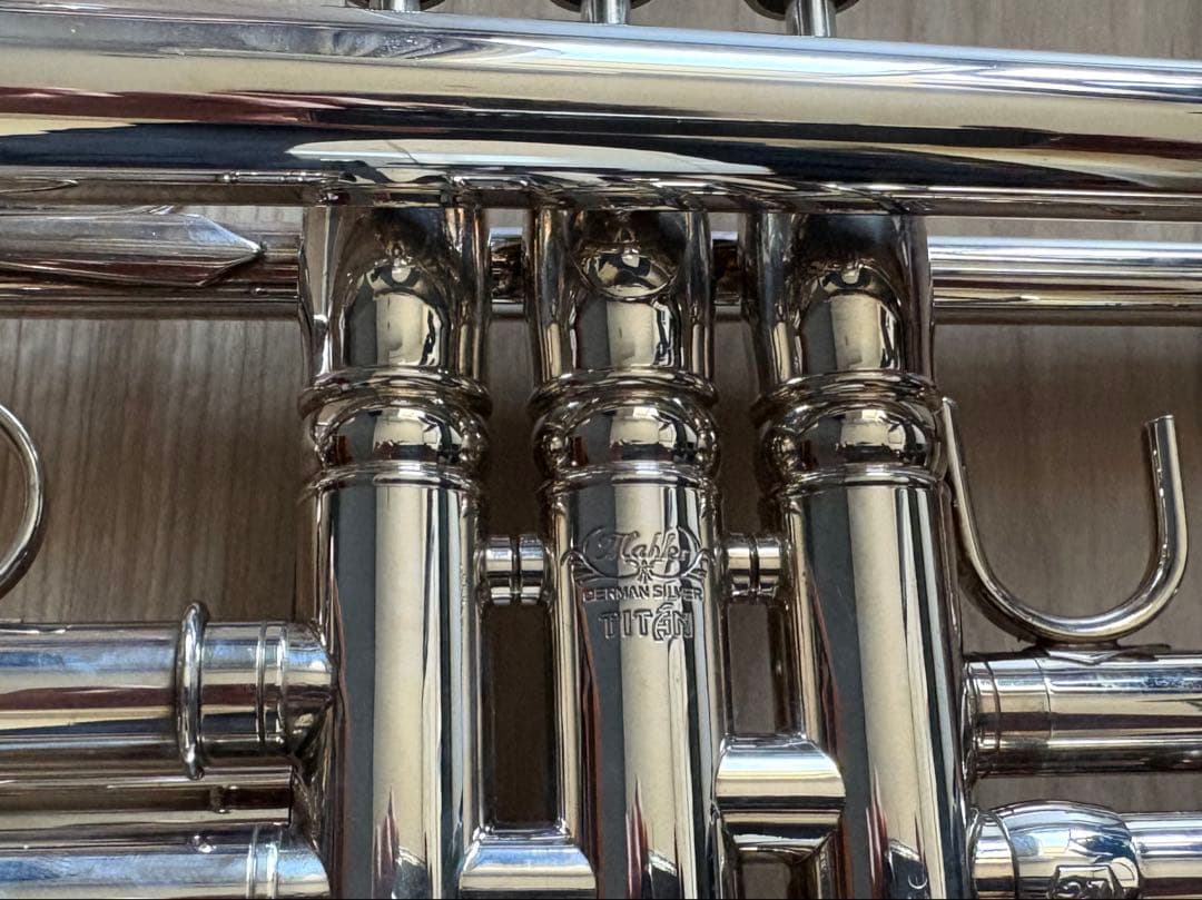 ストンビ　stomvi　B♭トランペット　タイタンTITAN