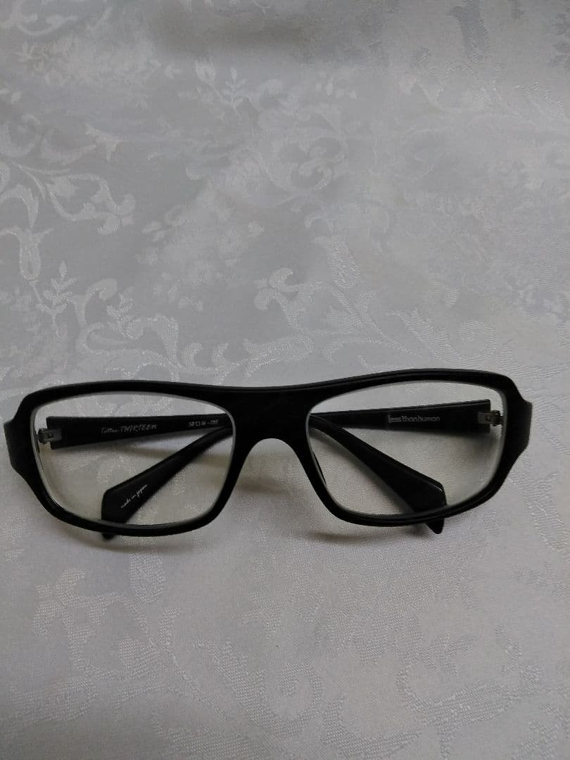 Less than human メガネ 黒　度入り