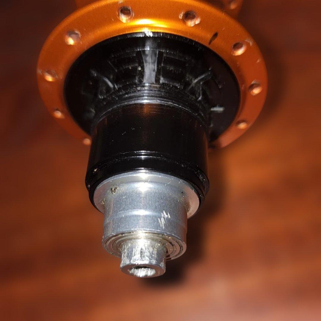 INDUSTRY nine torch ハブ135 6P 120T 爆音ハブ