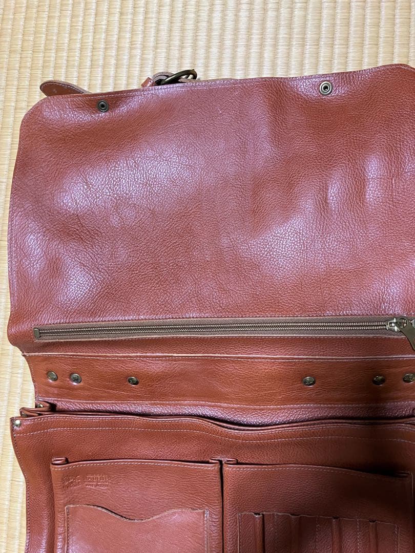 イルビゾンテ　メッセンジャーバッグ　ショルダー　A4サイズ収納可