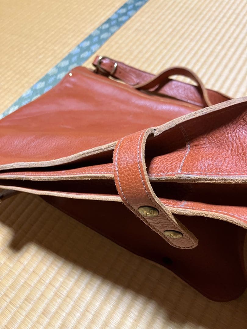 イルビゾンテ　メッセンジャーバッグ　ショルダー　A4サイズ収納可