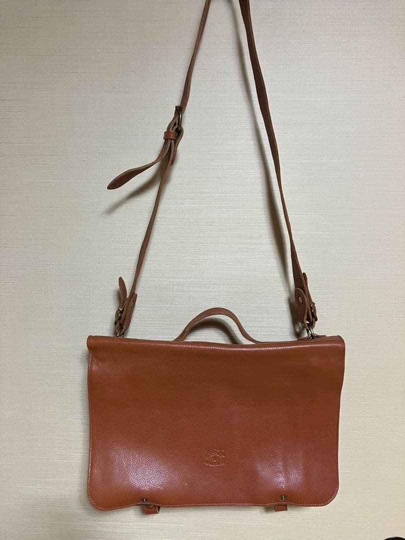 イルビゾンテ　メッセンジャーバッグ　ショルダー　A4サイズ収納可