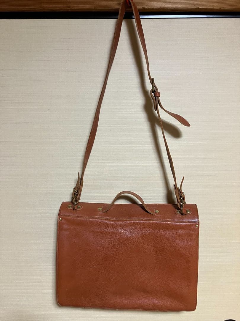 イルビゾンテ　メッセンジャーバッグ　ショルダー　A4サイズ収納可