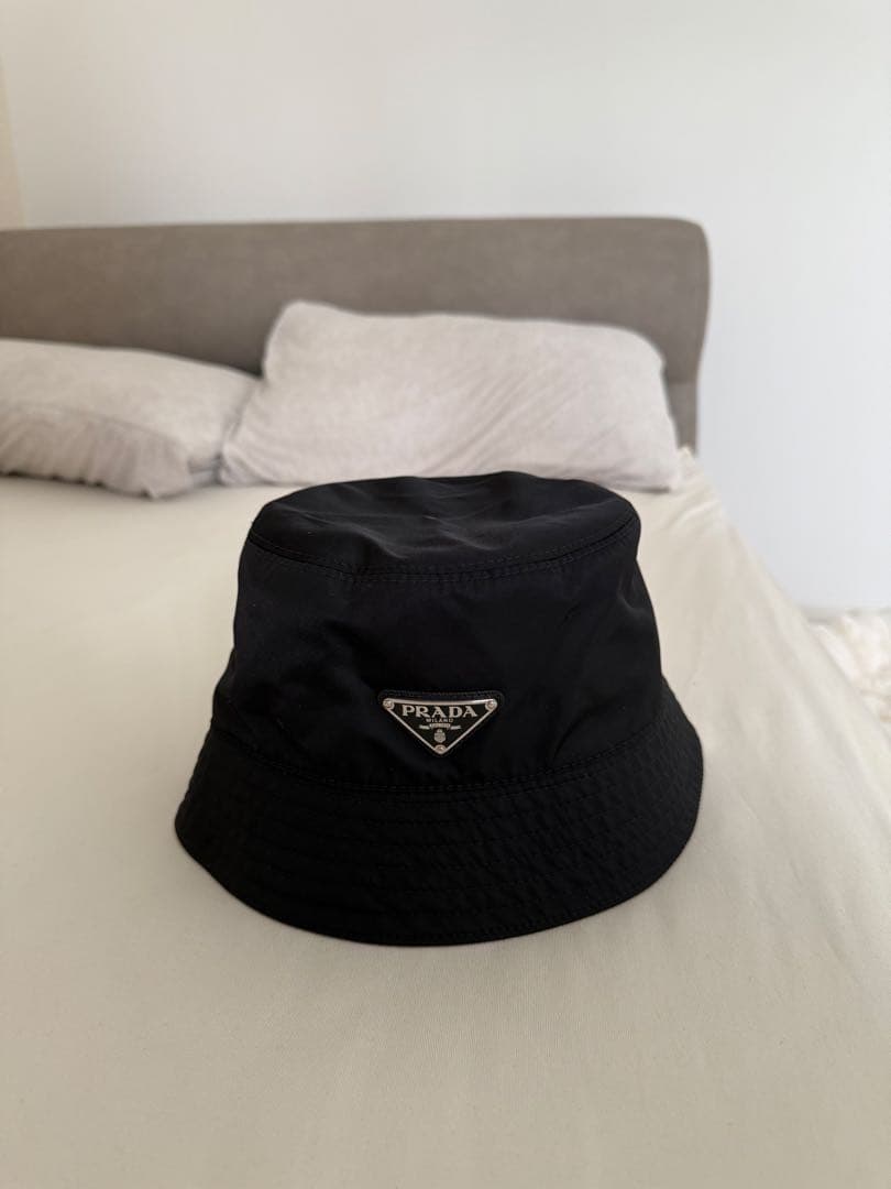Prada ブラック バケットハット