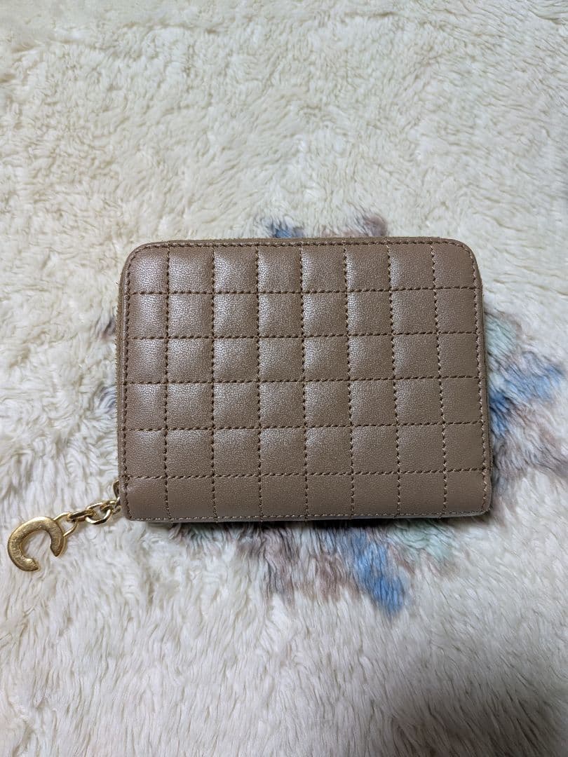 CELINEキルティングデザイン ケース ベージュ