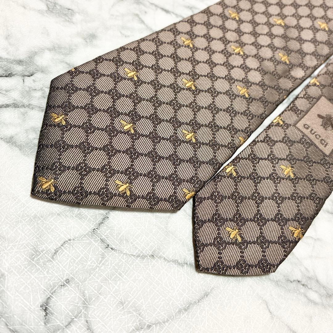 ✨未使用クラス✨GUCCI 現行タグ　GG柄 蜂刺繍　総柄　ハチロゴ　ネクタイ