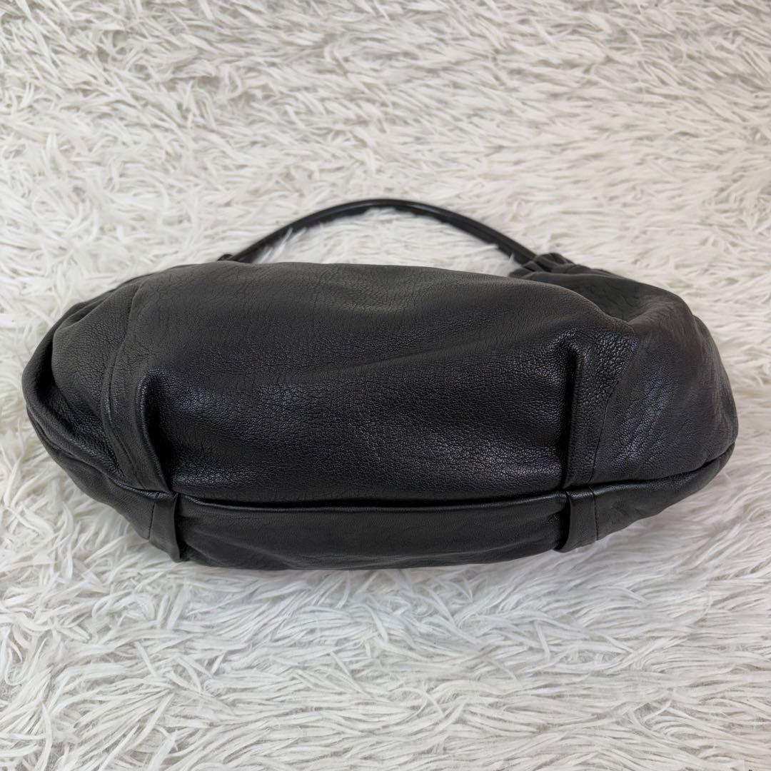 美品✨フェラガモ ワンショルダーバッグ ヴァラリボン レザー ブラック ホーボー